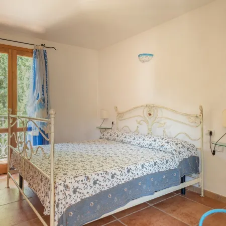 Stunning Residence Bouganvillage Bedroom Sleeps 4 Plus a Child Bed