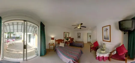 Cosy Den B&B Luxury Guest House Style Отели в г. Иденвейл