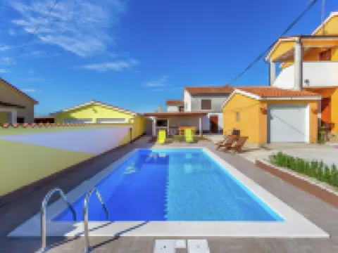 Detached House with Swimming Pool Near the Sea Hotels in Galizana