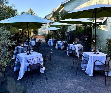 Baechtel Creek Inn Отели в г. Уиллитс