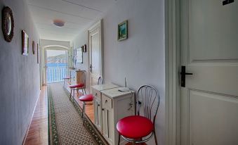 Mira Sea Front Guesthouse