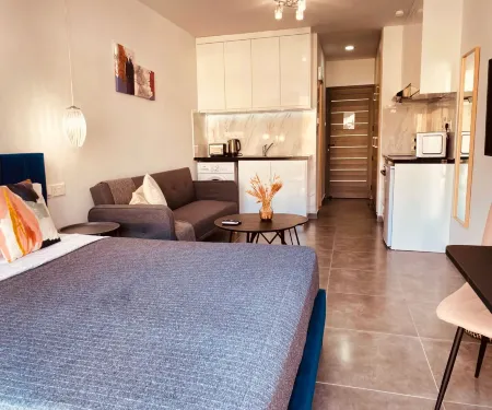 Phaedrus Living: Seaside Luxury Flat Athina 118 Отели рядом с достопримечательностью «Царские гробницы»