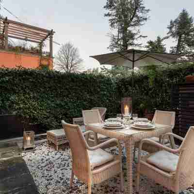 Casa Vera, Exquisite 2 Bedrooms 2 Baths Apartment with Garden, A/C, Close to Parking Hotel Exterior