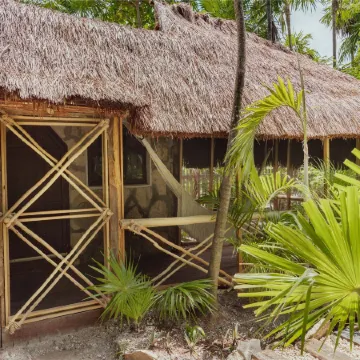 Yaxchen Tulum Cabañas & Cenote