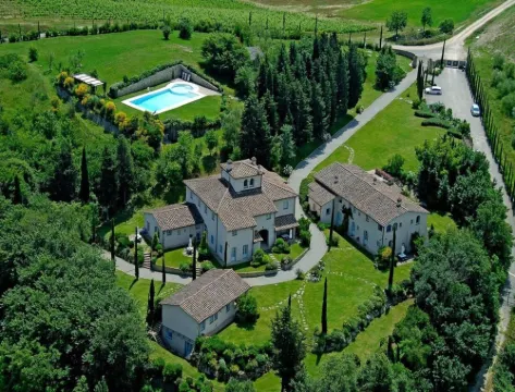 Apartment in Tuscany with Pool & Golf Access