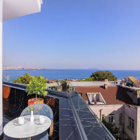 The Magnaura Palace Hotel