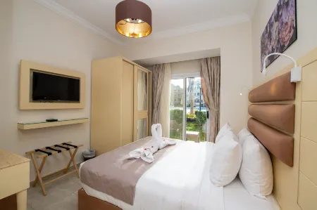 Marom Port Said Resort & Beach Отели рядом с достопримечательностью «Lighthouse of Port Said»