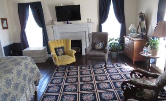 Carrier Houses Bed & Breakfast
