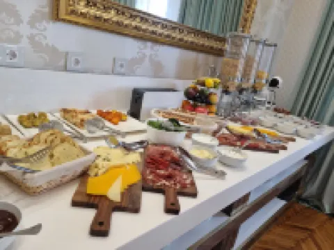 Queen Palace Hotels in 