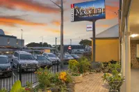 Richmond Motor Inn - Motels