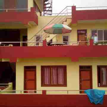 Everest Home Stay Apartment Hotel Exterior