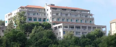 Hotel Monte Bello Hotels in Khenchara