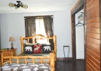 Cozy Blackhawk Cabin