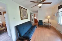 Lake Geneva Cottage in Williams Bay