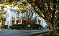 Montgomery Inn BnB Hotels in Versailles