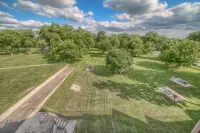 Gorgeous River Access and Pool Amenities - Charming Retreat