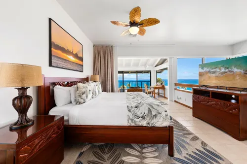Gourmet Kitchen and Relaxing Lanai - Stunning Ocean View Haven