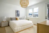 Exquisite Mountain Views and Hot Tub - Luxurious Rocky Mountain Retreat