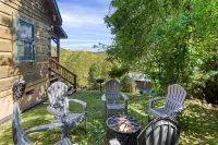 Cozy Cabin with Mountain Views and Fire Pit - Charming Retreat 트윗시 레일로드 주변 호텔