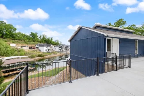 Wave-Free Swimming and Onsite Dock Serenity - Tranquil Haven Hotels in Equality Township