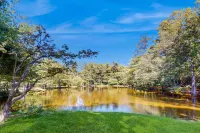 Cozy Pines Hotels in Flat Rock