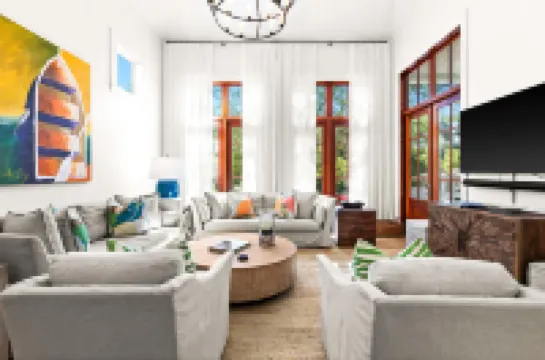 Rooftop Sundeck and Quick Beach Access - Stunning Coastal Haven