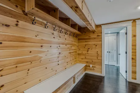 Breathtaking Views and Cozy Firepit - Luxurious Mountain Retreat Отели в г. Хартфорд