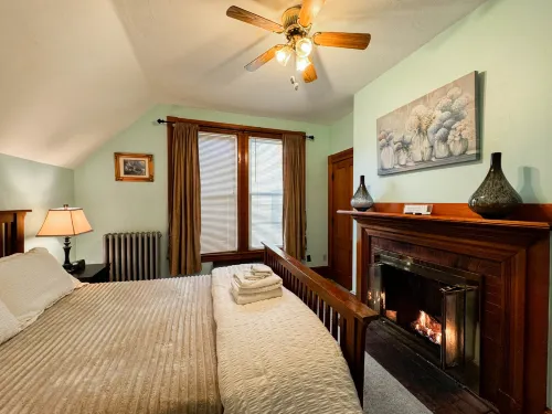 Private Hot Tub, Pool and Spectacular Views - Elegant Victorian Escape