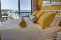 Designer Kitchen and Spacious Lanai - Luxurious Ocean View Retreat Hotels in Wailea