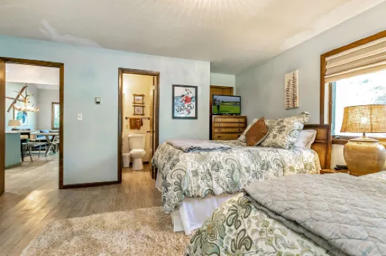 Cozy Hot Tub and Mountain Access - Charming Family Retreat