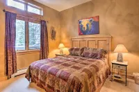 Private Heated Driveway and Firepit - Stunning Ski-in Ski-Out Oasis