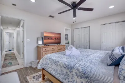 Heated Pool and Spacious Screened Lanai - Charming Coastal Retreat