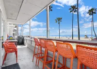 Breathtaking Ocean Views and Chic Comforts - Stylish Coastal Escape