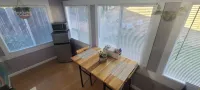 Cozy Guesthouse/Garden Hideaway Retreat, Private Entrance, Safe and Quiet Area