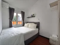 Villa Keluarga Royal Arois Dekat Jatim Park 3 Hotels in Junrejo