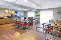 Comfort Inn Hotels in Hanwell
