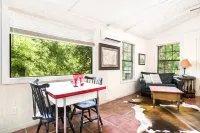 Cozy Retreat - Private Hot Tub | WiFi | Golden Blocks Walk