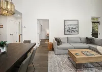 Stellar Mountain Views and Cozy Fireplace - Charming Alpine Retreat