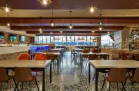 Radisson Blu Aqua Hotel, Chicago - Barer