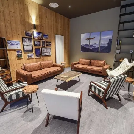 Prestigious ski-in/ski-out apartment with panoramic view