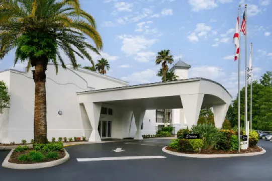 Sonder Cirrus Hotels near Disney's Magic Kingdom