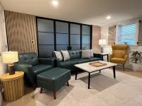 Stylish and comfortable 2BR APT Steps to the beach!