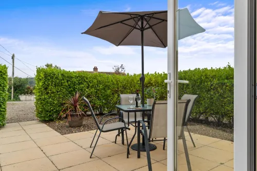 St Helens Apartment 2 - Short Walk to Beach Hotels in Amroth