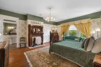 Ross Mansion Bed & Breakfast Hotels in Hattiesburg