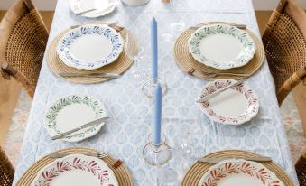 Newly Renovated Cottage 150m from Waterfront