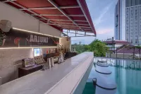 Quest Hotel Darmo - Surabaya by Aston - bar