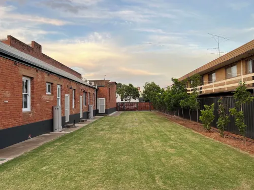 Rooms of Renown Hotels in Leeton