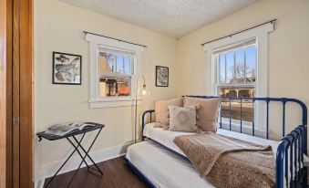 Cozy Home in Downtown Loveland W/ Free Bikes!