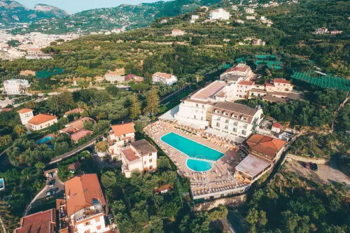 Grand Hotel Vesuvio - parking