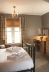 The Poplars Rooms & Cottages